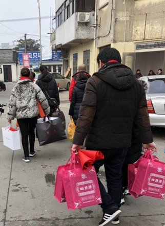 寒風(fēng)凜冽，四特愛(ài)心聯(lián)盟暖人心