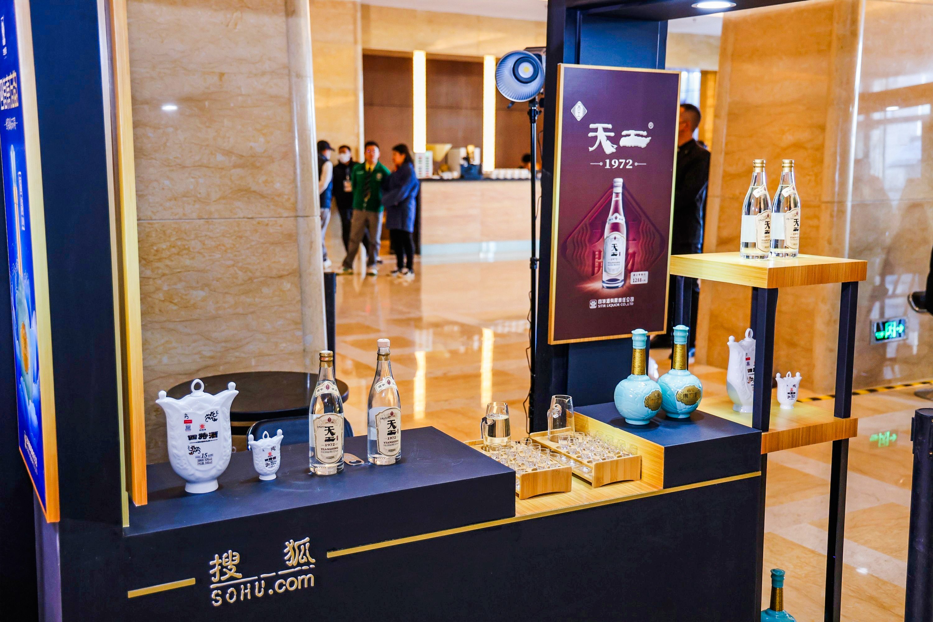 1729584376594075067.jpg 2.jpg